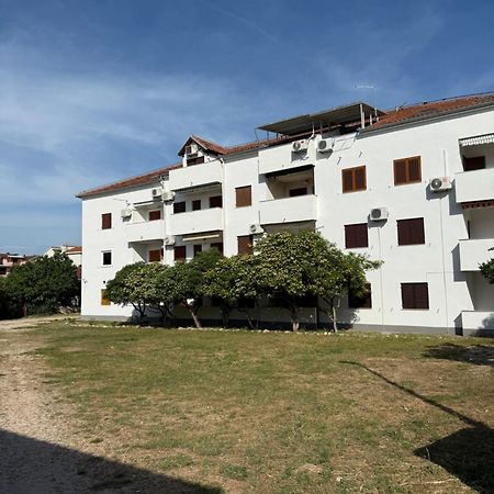 Casa Trussardi Apartment Пировац Екстериор снимка